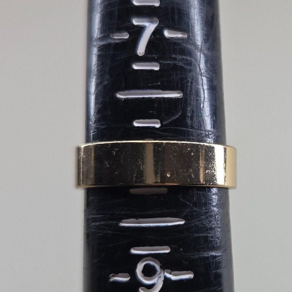 Gold Tone Flat Cigar Band Type Ring Size 8 Minimalist Wide Smooth Band Unbranded - Picture 6 of 7